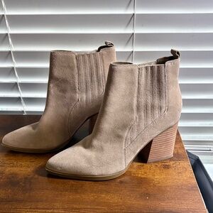 Marc  Fisher heel boots booties size 10 tan beige cream